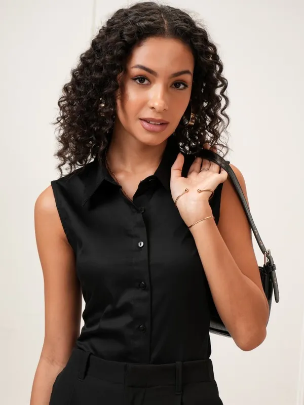 Tokyo Talkies Women Black Solid Regular Fit Casual Shirt