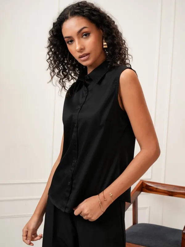 Tokyo Talkies Women Black Solid Regular Fit Casual Shirt