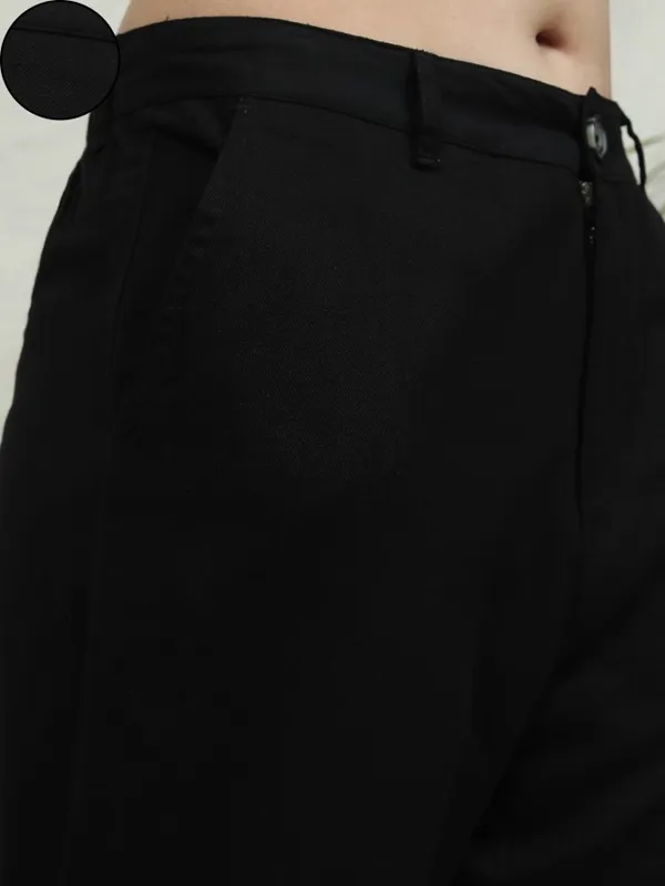 Tokyo Talkies Women Black Solid Tapered Fit Casual Trouser