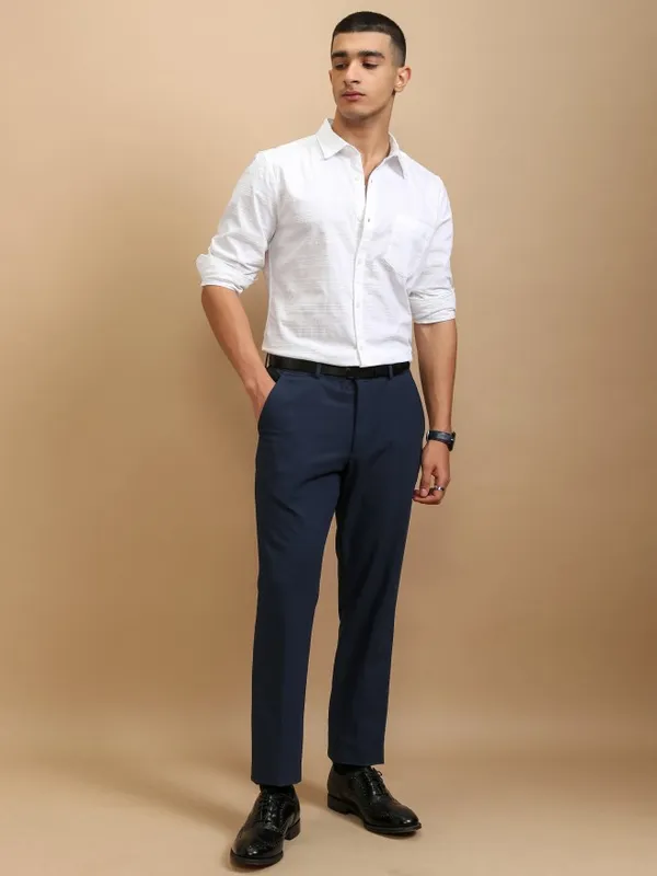 Highlander Men White Checked Regular Fit Casual Shirt