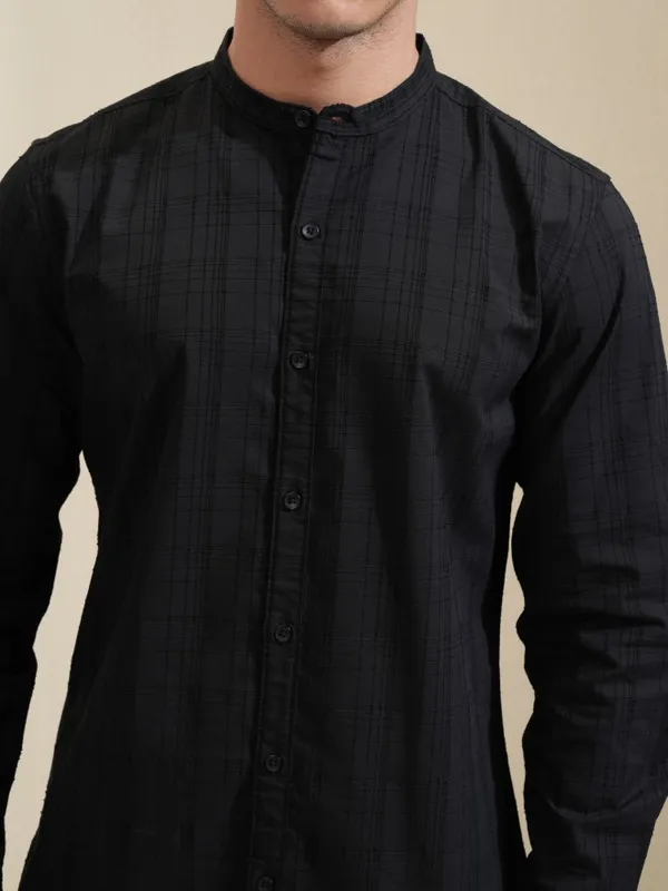Highlander Men Black Checked Regular Fit Casual Shirt