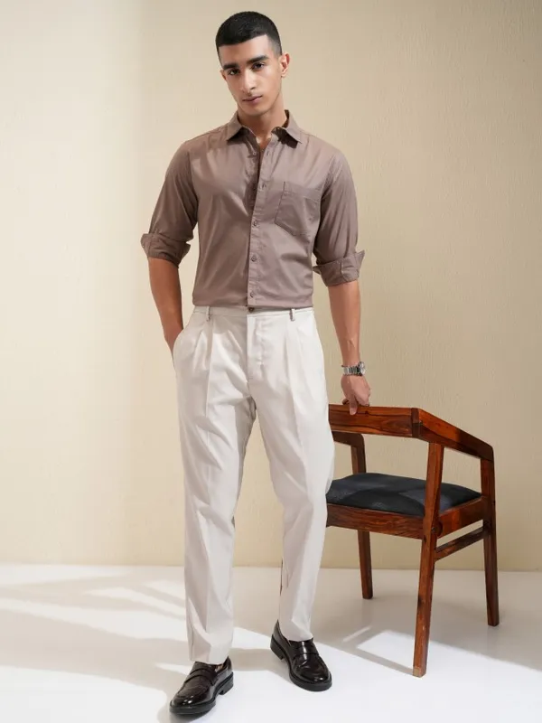 Highlander Men Beige Tapered Fit Checked Formal Trouser