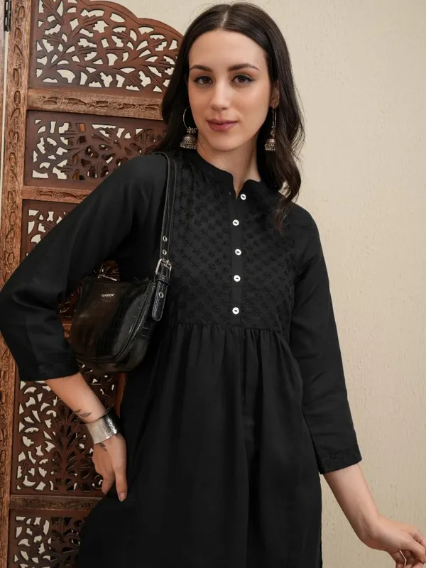 Vishudh Women Black Embroidered Kurta With Trouser