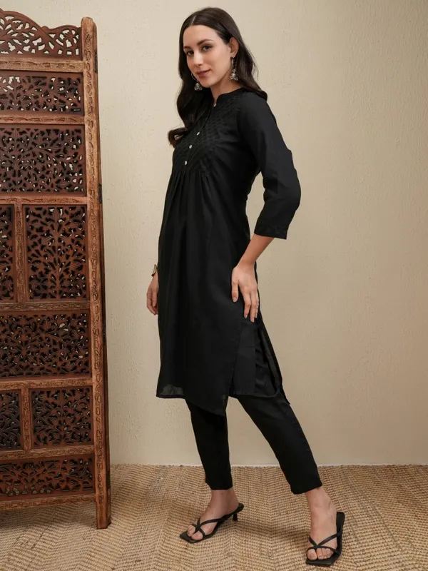 Vishudh Women Black Embroidered Kurta With Trouser