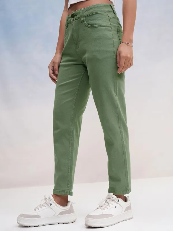 Tokyo Talkies Women Green Slim Fit Stretchable Jeans