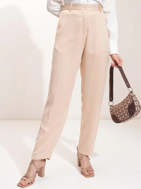 Tokyo Talkies Women Beige Solid Regular Fit Casual Trouser