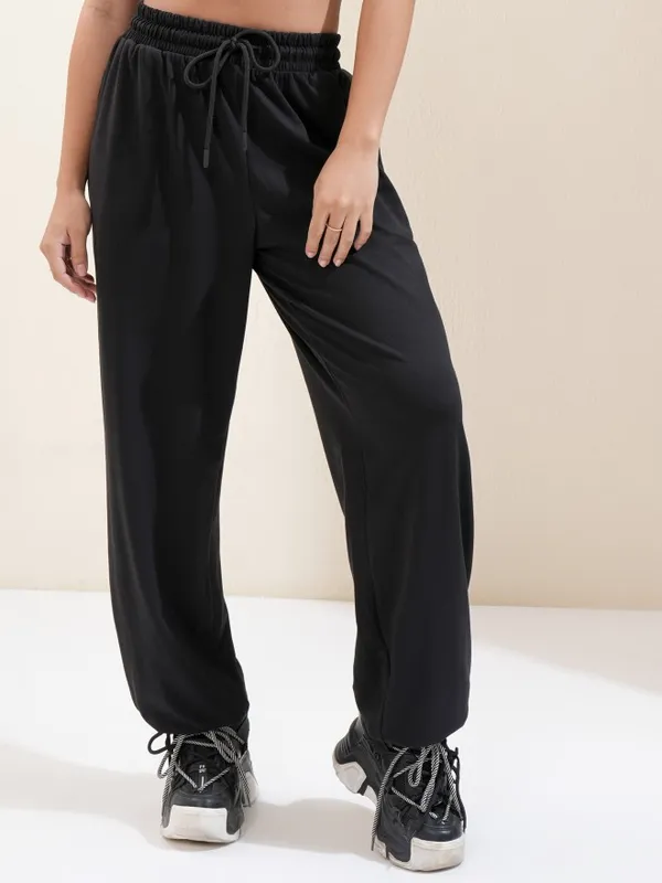 Tokyo Talkies Women Black Solid Regular Fit Joggers