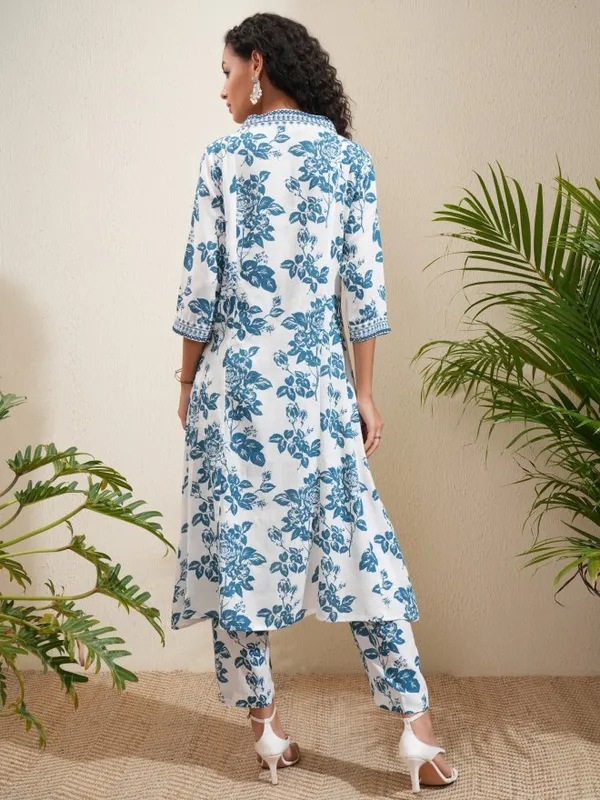 Vishudh Women White Blue Embroidered Ethnic Kurta Set With Pants 
