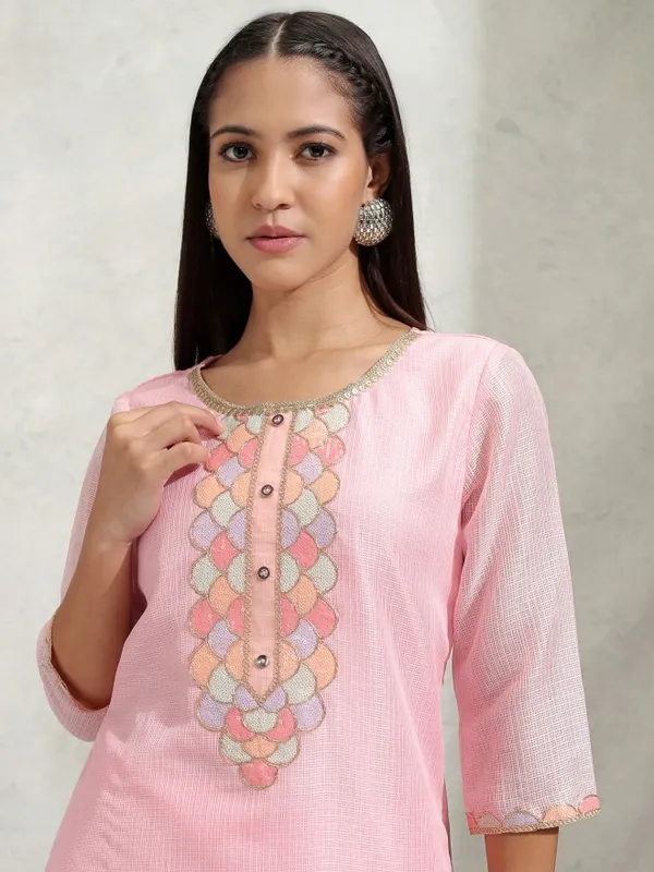 Vishudh Women Pink Solid Regular Round Neck Kurta With Neck Patch Three Quarter Sleeves And Slim Pants 