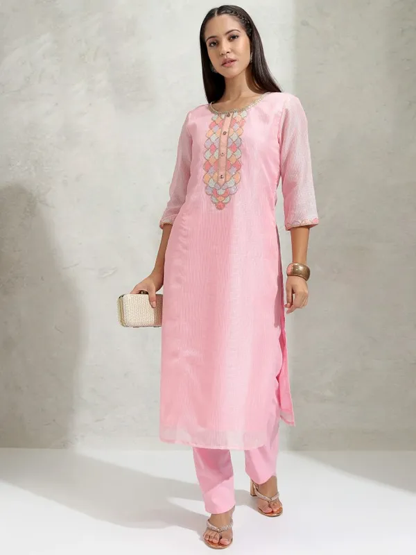 Vishudh Women Pink Solid Regular Round Neck Kurta With Neck Patch Three Quarter Sleeves And Slim Pants 