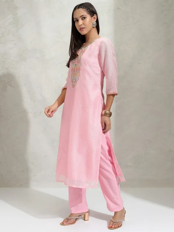 Vishudh Women Pink Solid Regular Round Neck Kurta With Neck Patch Three Quarter Sleeves And Slim Pants 