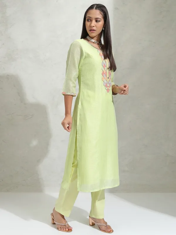 Women Kurta Trousers