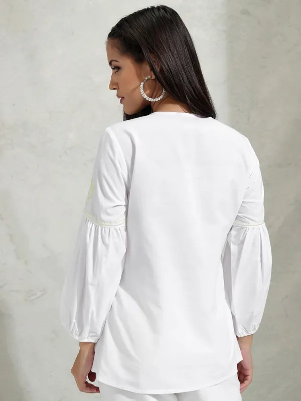Vishudh Women White Embroidered A-Line Top