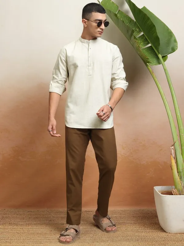 Highlader Men Off White Solid Regular Fit Casual Shirt
