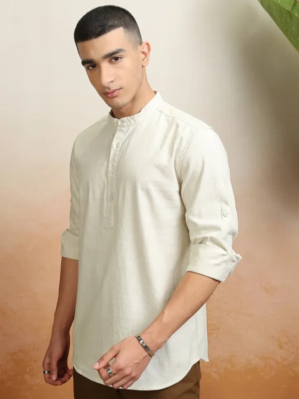Highlader Men Off White Solid Regular Fit Casual Shirt