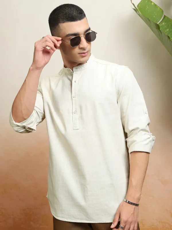 Highlader Men Off White Solid Regular Fit Casual Shirt