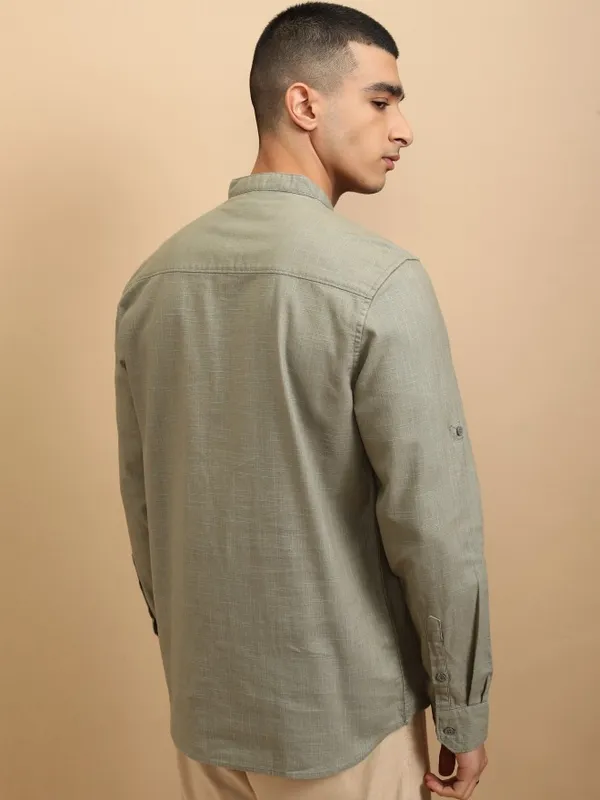 Highlander Men Green Solid Regular Fit Casual Shirt