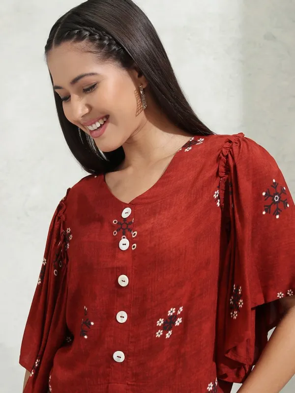 Vishudh Women Maroon Embroidered Regular Top