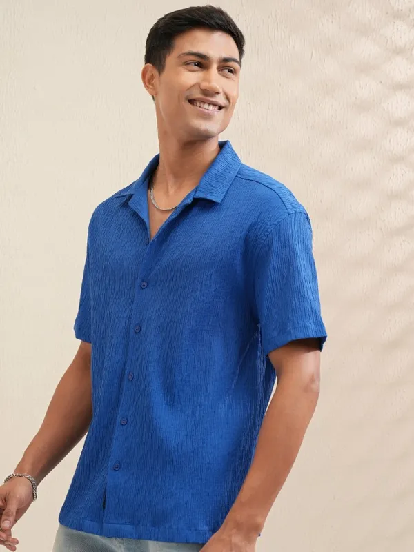 Locomotive Men Blue Textured Relaxed Fit Casual Shirt