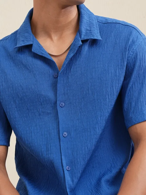 Locomotive Men Blue Textured Relaxed Fit Casual Shirt