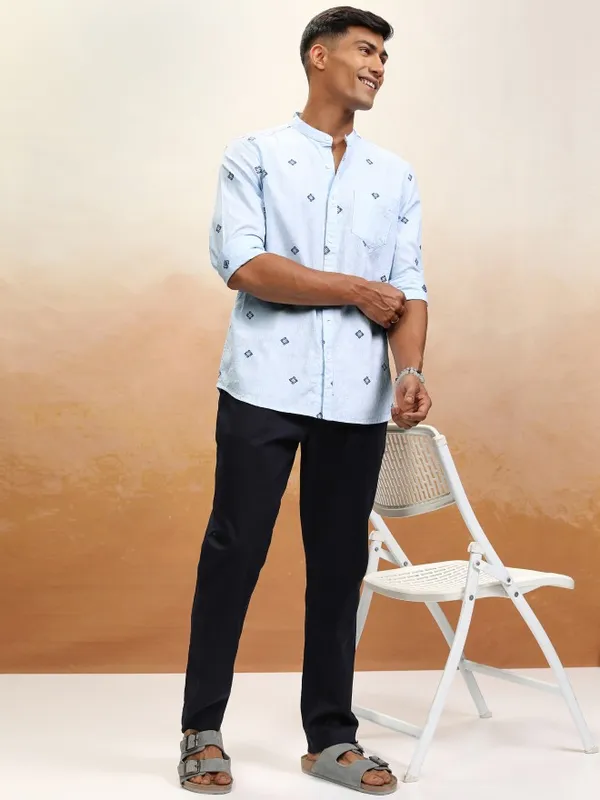 Locomotive Men Blue Printed Relaxed Fit Casual Shirt