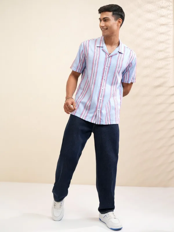 Locomotive Men Blue Checked Relaxed Fit Casual Shirt