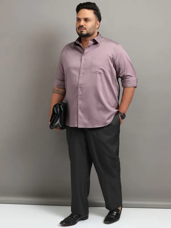 Xtra Ordinary By Highlander Men Mauve Solid Regular Fit Casual Shirt