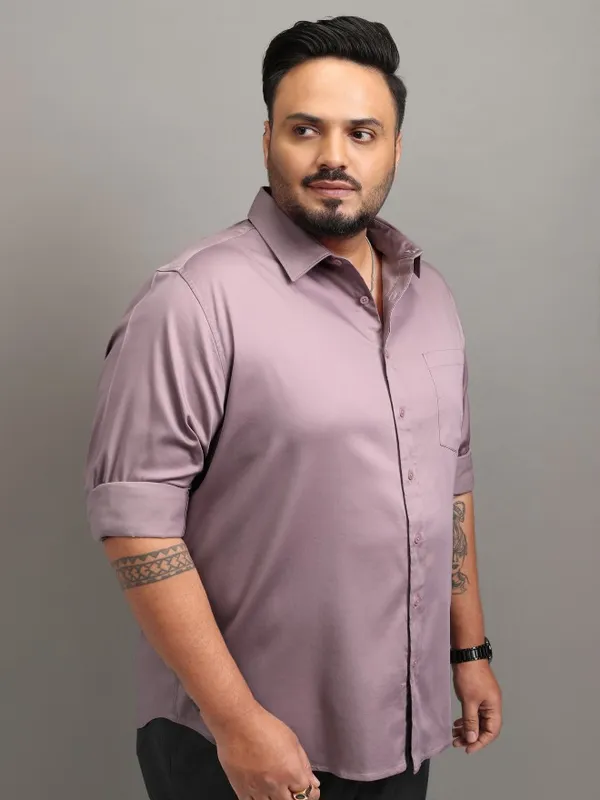 Xtra Ordinary By Highlander Men Mauve Solid Regular Fit Casual Shirt