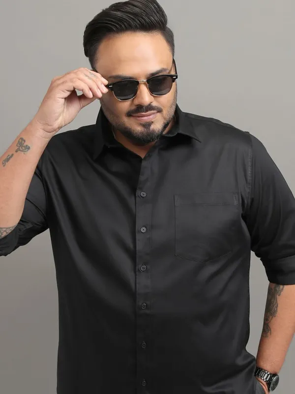 Xtra Ordinary By Highlander Men Black Solid Regular Fit Casual Shirt