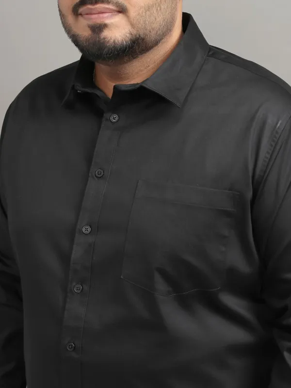 Xtra Ordinary By Highlander Men Black Solid Regular Fit Casual Shirt