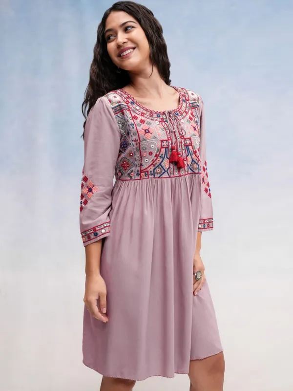 Vishudh women Mauve Embroidered A-Line Dress