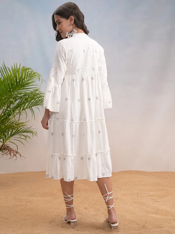 Vishudh Women Off White Embroidered A-Line Dress