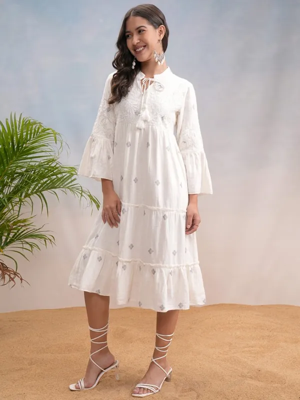 Vishudh Women Off White Embroidered A-Line Dress