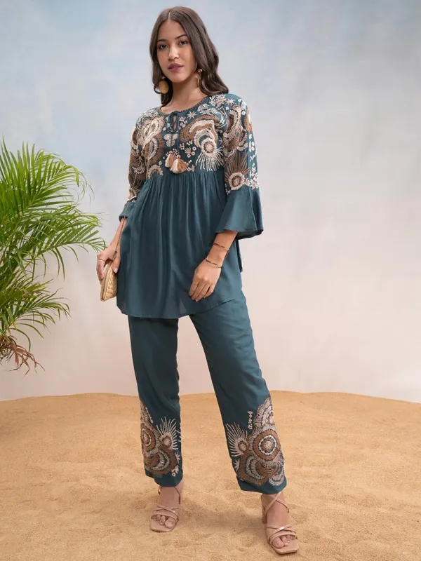 Vishudh Women Teal Top With Trouser