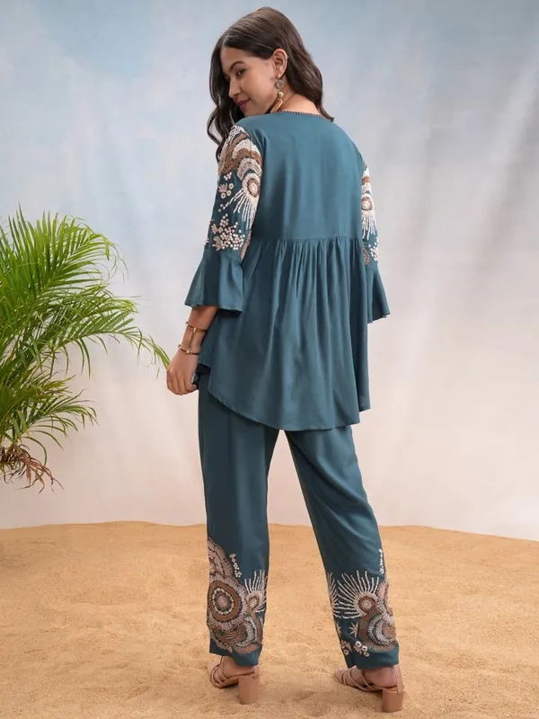 Vishudh Women Teal Top With Trouser
