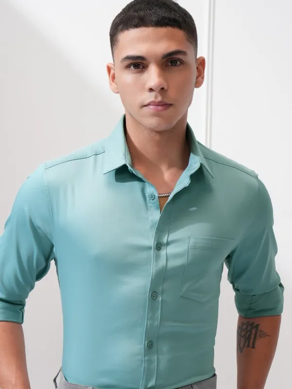 Highlander Men Teal Slim Fit Solid Slim Fit Shirt