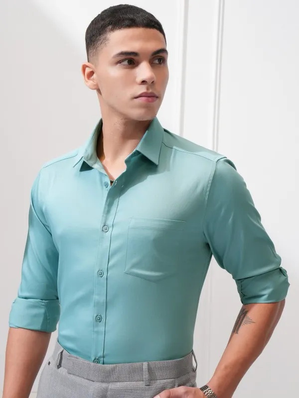Highlander Men Teal Slim Fit Solid Slim Fit Shirt