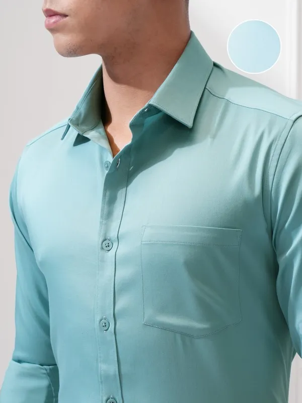 Highlander Men Teal Slim Fit Solid Slim Fit Shirt