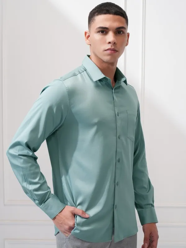 Highlander Men Teal Slim Fit Solid Slim Fit Shirt