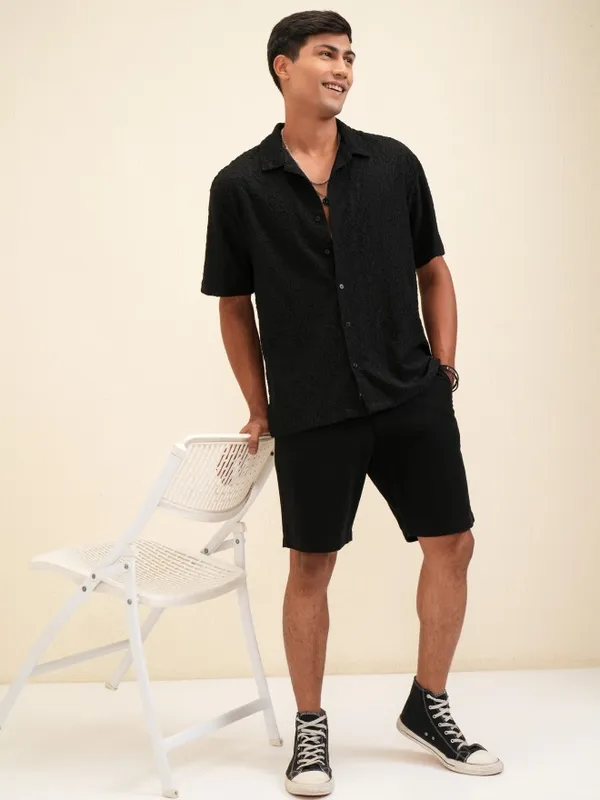 Locomotive Men Black Textured Relaxed Fit Casual Shirt