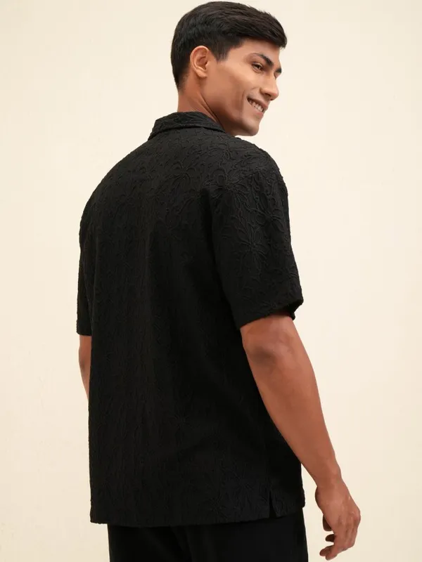 Locomotive Men Black Textured Relaxed Fit Casual Shirt