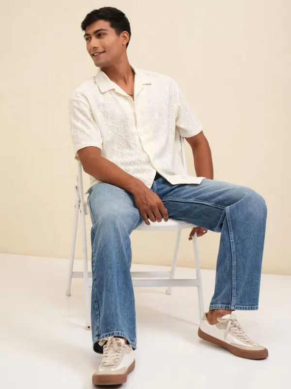 Locomotive Men Cream Textured Relaxed Fit Casual Shirt