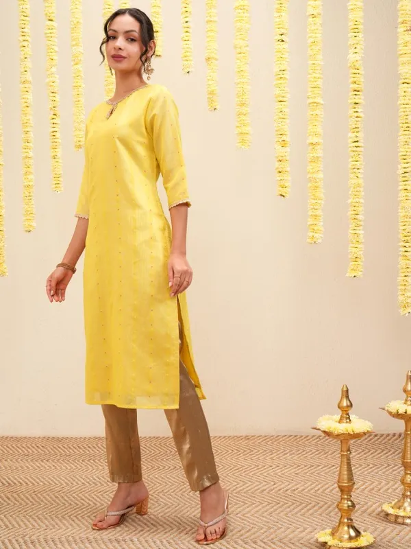 Vishudh Women Yellow Printed Straight Kurta
