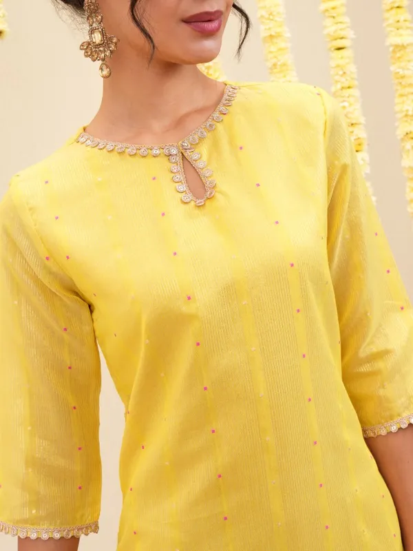 Vishudh Women Yellow Printed Straight Kurta