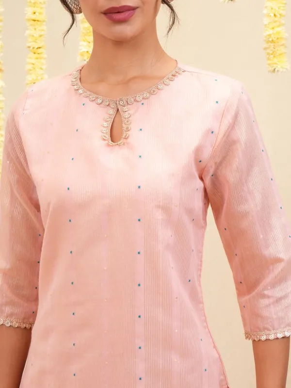 Vishudh Women Pink Printed Straight Kurta