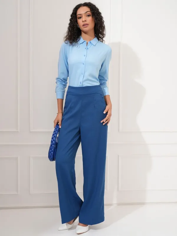 Women Solid Regular Fit Casual Shirt