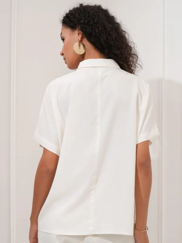 Tokyo Talkies Women Off White Solid Regular Fit Casual Shirt