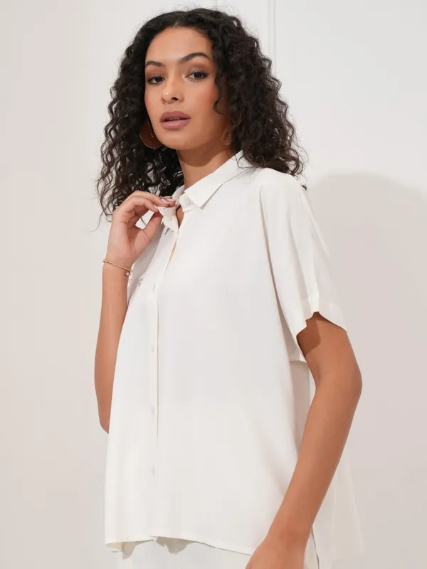 Tokyo Talkies Women Off White Solid Regular Fit Casual Shirt