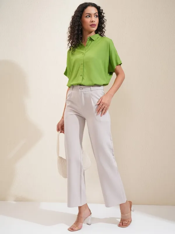 Tokyo Talkies Women Green Solid Regular Fit Casual Shirt