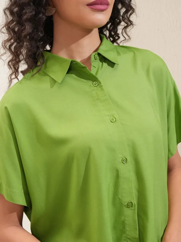 Tokyo Talkies Women Green Solid Regular Fit Casual Shirt